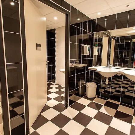 格罗里亚大道酒店 3* 卢德