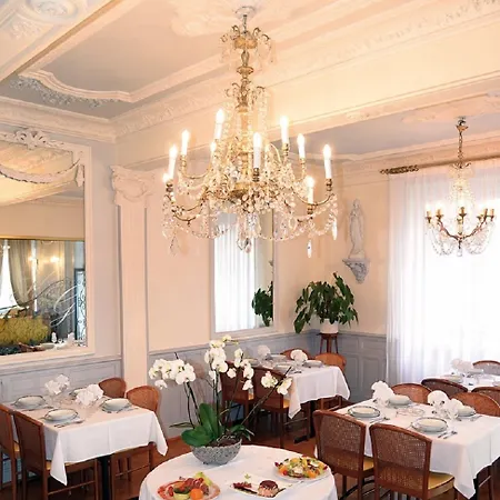 Gloria & Avenue Ξενοδοχείο Λούρδη