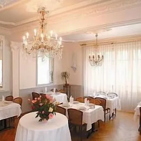 格罗里亚大道酒店 卢德