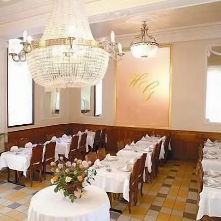 Gloria & Avenue Лурд
