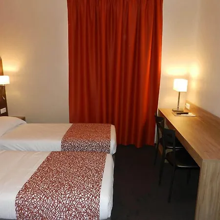 格罗里亚大道酒店 卢德