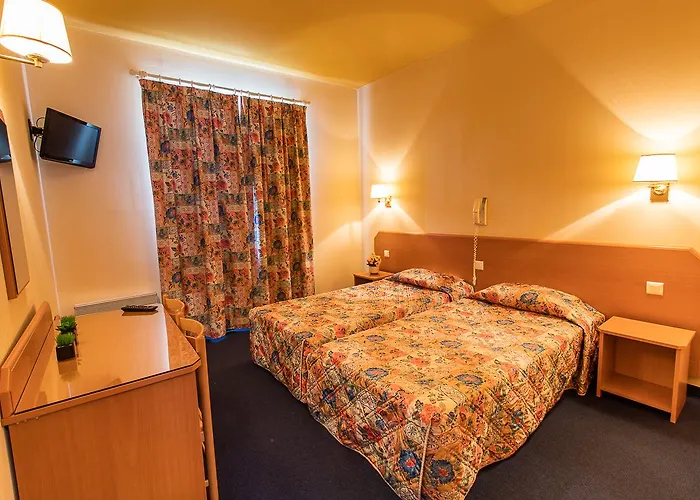 Hotel Gloria & Avenue 3*