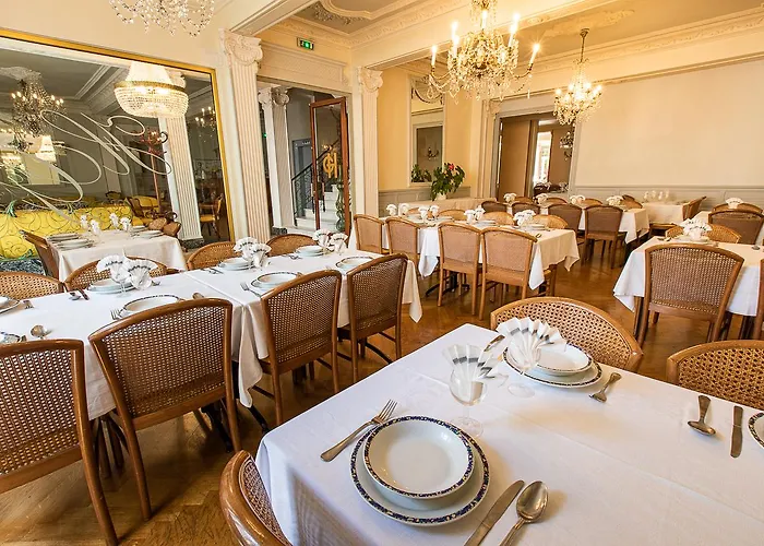 Gloria & Avenue Hotel Lourdes