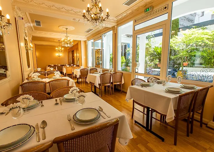 Hotel Gloria & Avenue 3*