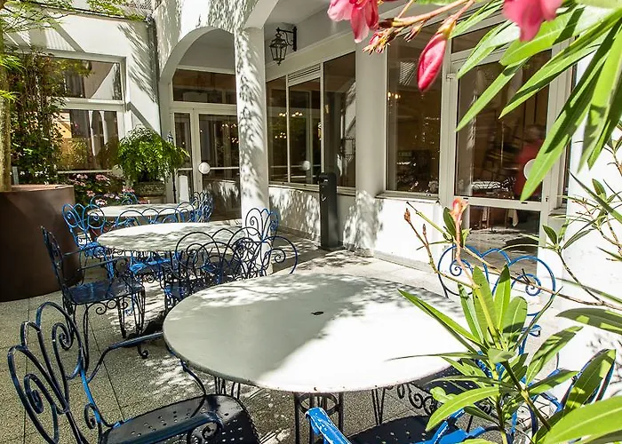 Hotel Gloria & Avenue 3*