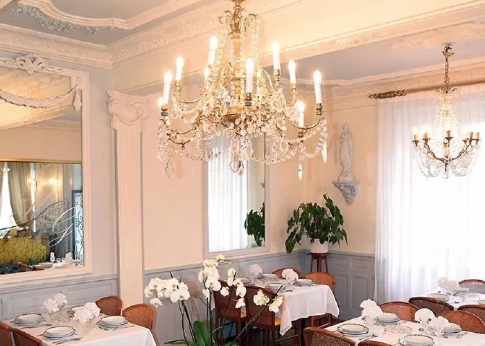 Gloria & Avenue Hotel Lourdes