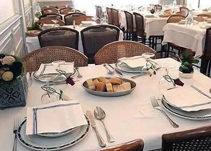 Hotel Gloria & Avenue 3*