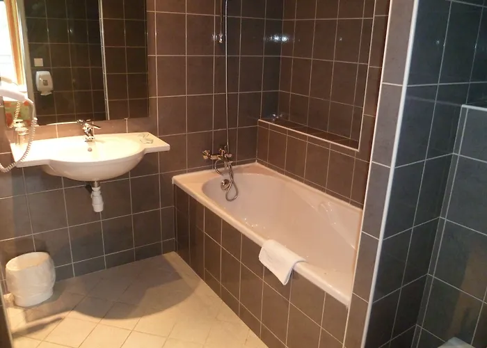 Gloria & Avenue 루르드