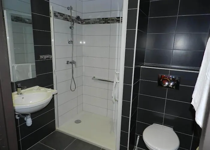 Gloria & Avenue 3* Lourdes