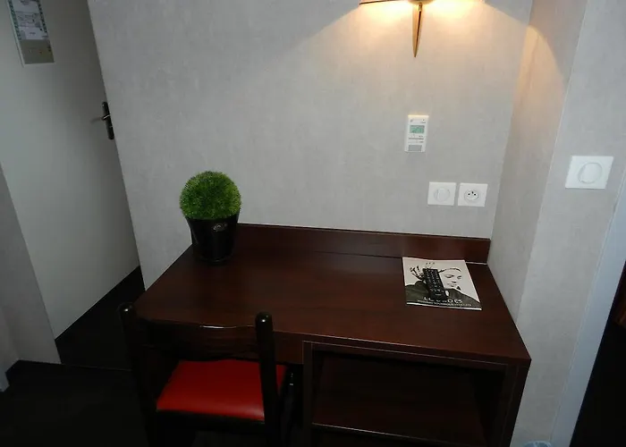 Gloria & Avenue 루르드